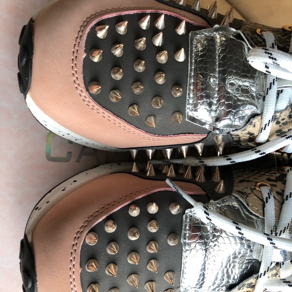 Cape Robbin Blush Spike Sneakers - Picture 4 of 8